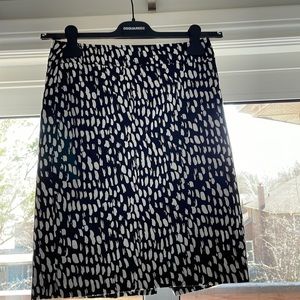 Cleo size 2 skirt